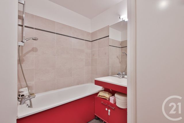 Appartement F5 à vendre - 5 pièces - 82,14 m2 - Bobigny - 93 - ILE-DE-FRANCE