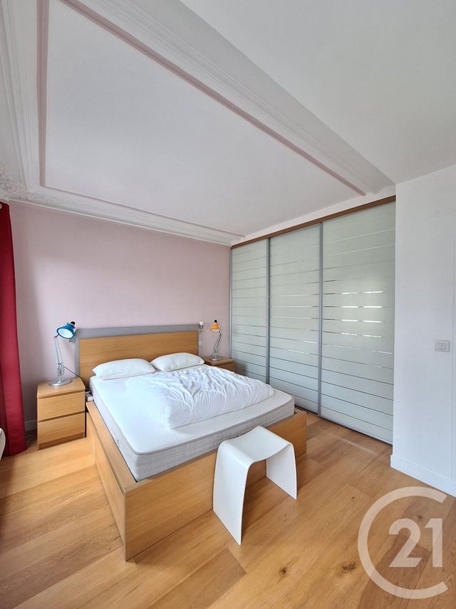 Afficher la photo en grand Appartement à louer - 2 pièces - 55,72 m2 - Paris - 75015 - ILE-DE-FRANCE