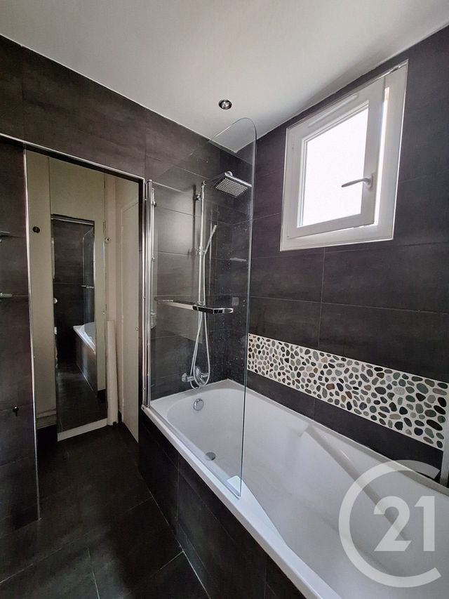 Afficher la photo en grand Appartement à louer - 2 pièces - 55,72 m2 - Paris - 75015 - ILE-DE-FRANCE