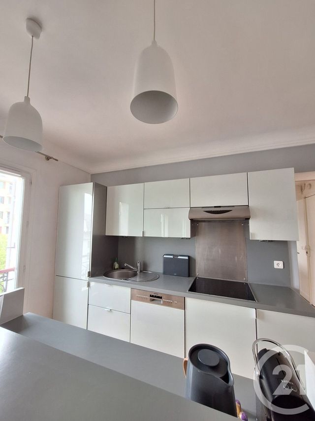 Afficher la photo en grand Appartement à louer - 2 pièces - 55,72 m2 - Paris - 75015 - ILE-DE-FRANCE