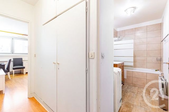 Appartement F1 &agrave; louer - 1 pi&egrave;ce - 24,60 m2 - Paris - 75015 - ILE-DE-FRANCE