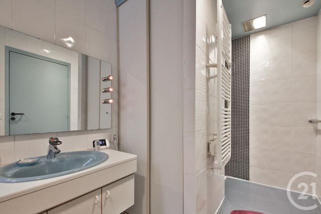 Afficher la photo en grand Appartement Duplex à vendre - 3 pièces - 70,03 m2 - Paris - 75014 - ILE-DE-FRANCE