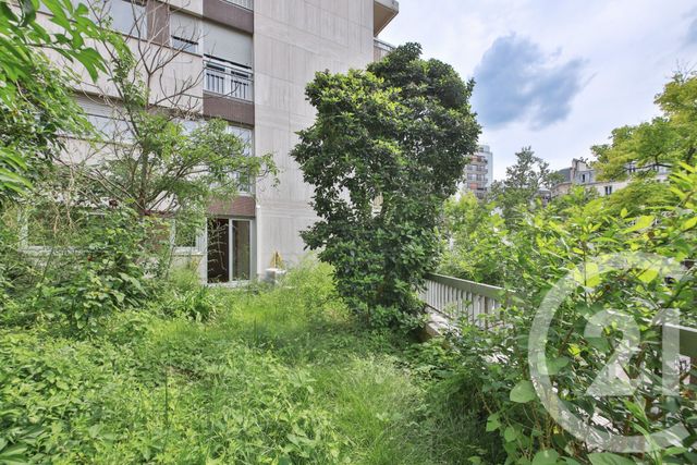 Afficher la photo en grand Appartement F3 à vendre - 3 pièces - 90 m2 - Paris - 75015 - ILE-DE-FRANCE