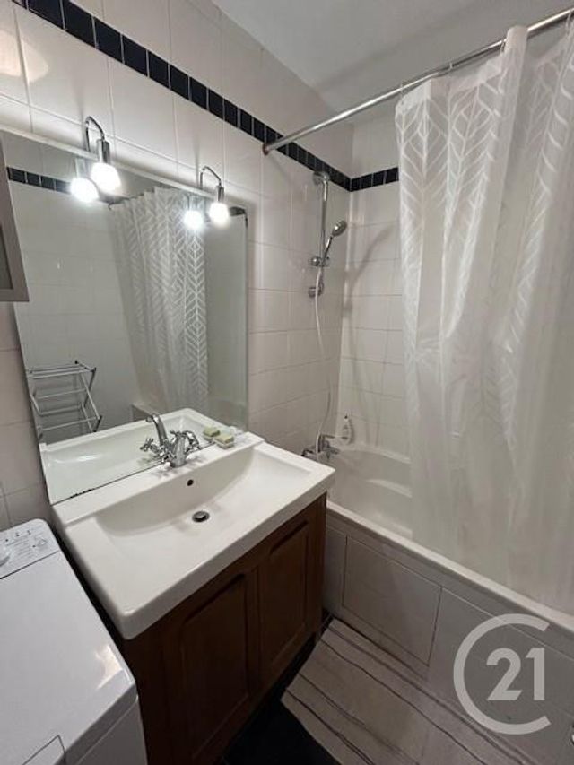 Appartement F1 &agrave; louer - 1 pi&egrave;ce - 35,89 m2 - Paris - 75015 - ILE-DE-FRANCE