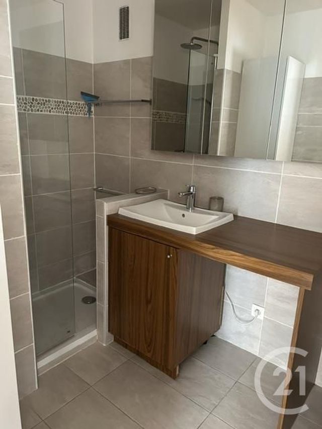 Appartement &agrave; louer - 2 pi&egrave;ces - 64,45 m2 - Paris - 75015 - ILE-DE-FRANCE